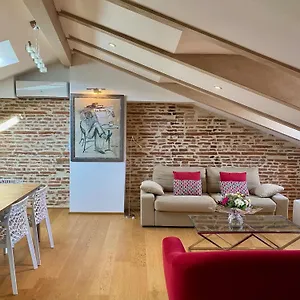 https://les-toits-du-capitole.midi-pyreneeshotels.com